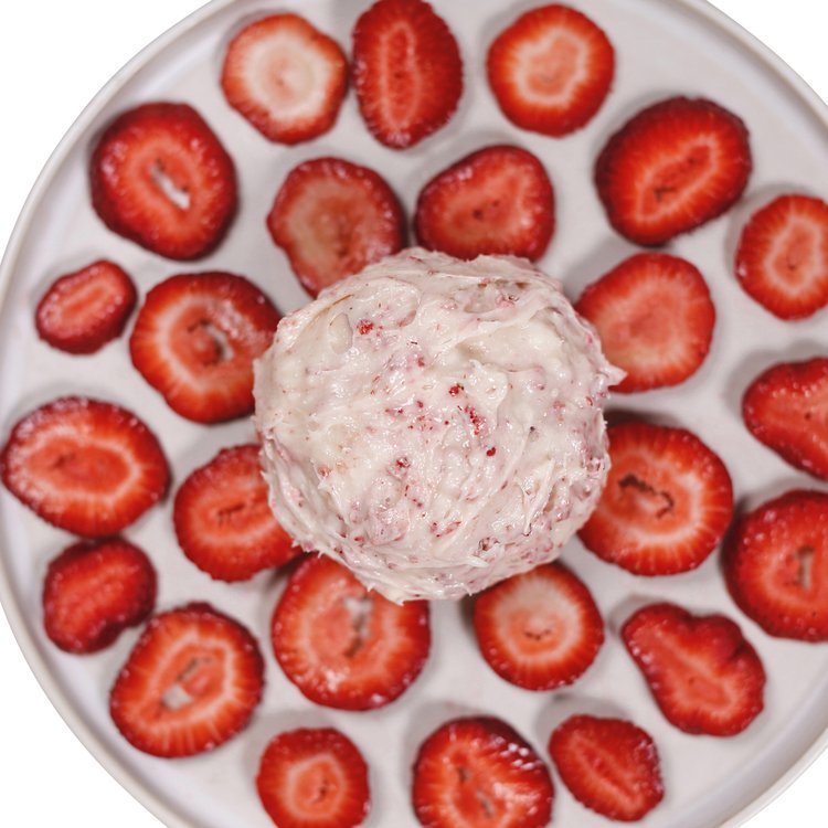 Strawberry Amaretto Cheeseball Mix - Eichtens Cheeses, Gifts & FoodsCheese Dips & Spreads